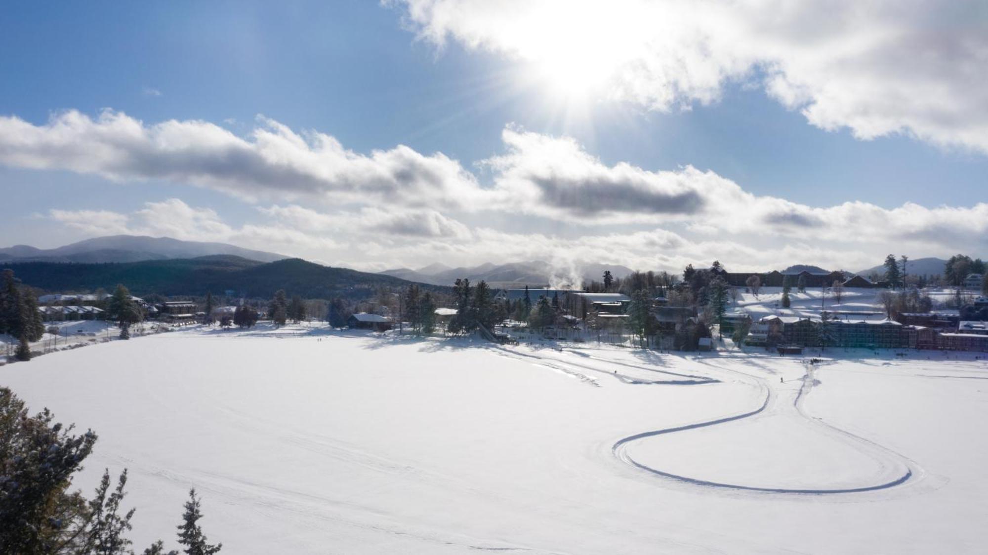 Lake Placid Inn: Main Street Екстер'єр фото