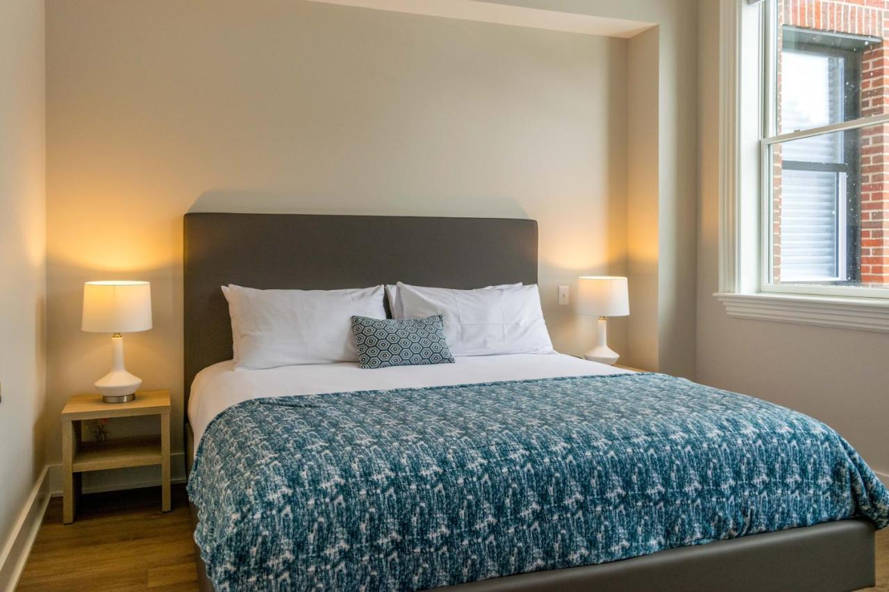 Lake Placid Inn: Main Street Екстер'єр фото