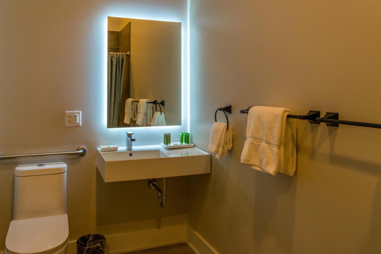 Lake Placid Inn: Main Street Екстер'єр фото