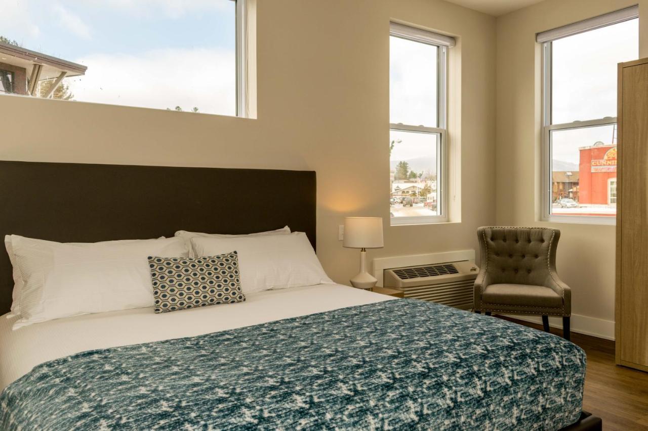 Lake Placid Inn: Main Street Екстер'єр фото
