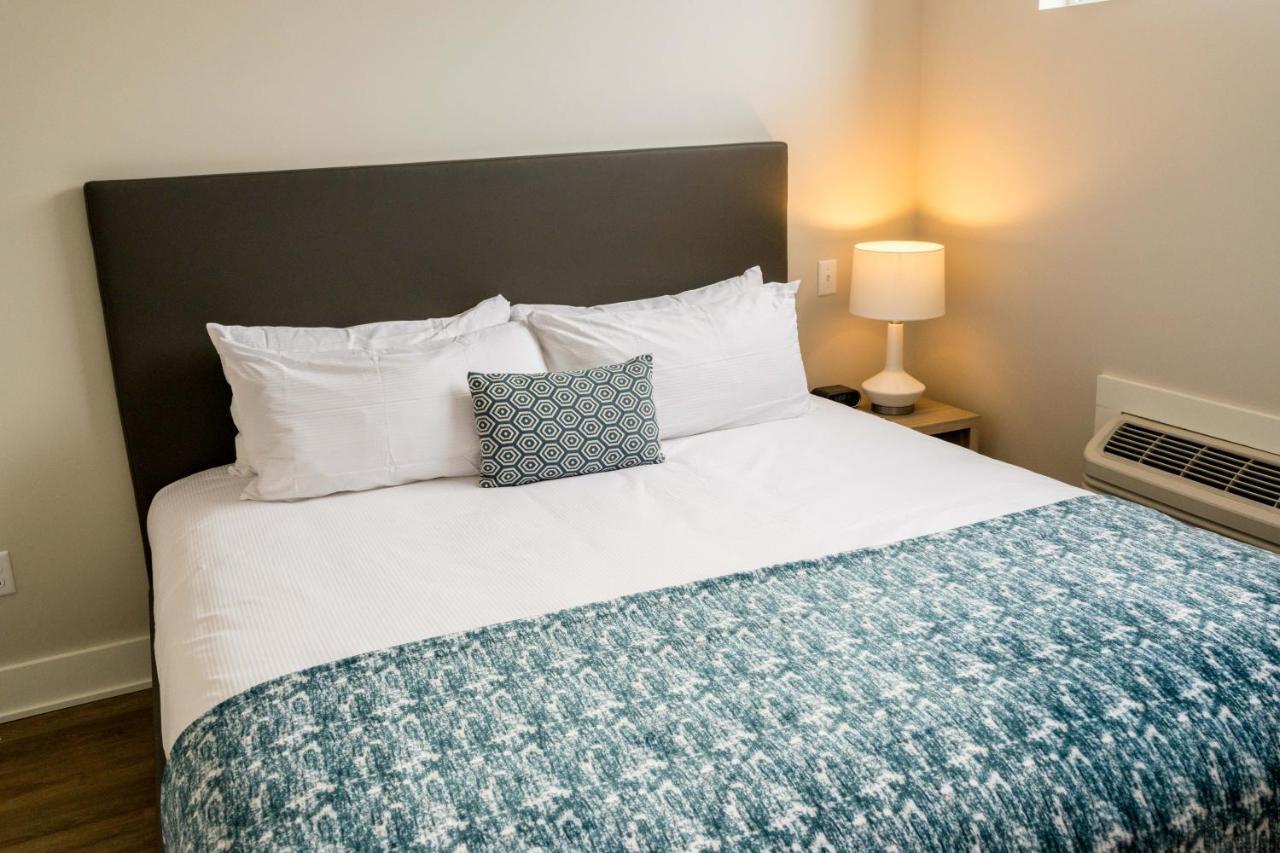 Lake Placid Inn: Main Street Екстер'єр фото